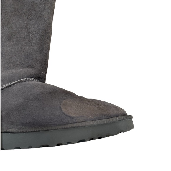 Women’s UGG Bailey Button Triplet II Boot - Picture 8 of 8